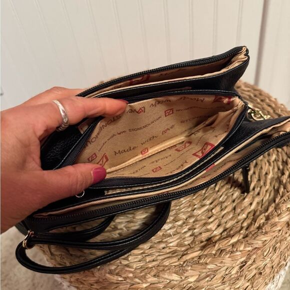 Stone Mountain Elegant Black Leather Crossbody Bag - Great Condition - Picture 10 of 16